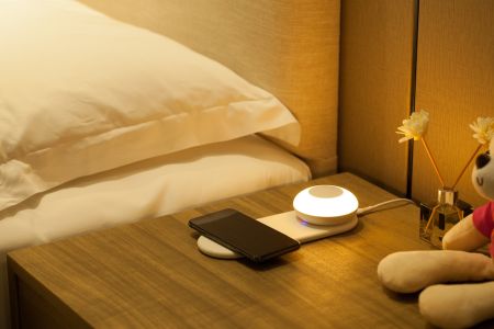 Link2Home Wireless Charging Station & Portable Light | P9WIRELESS