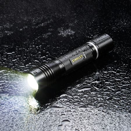 Stanley 5W USB-C Rechargeable 650 Lumens Led Torch SXLS50104E